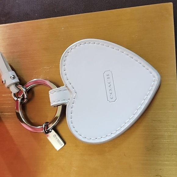 Coach Pink Floral Heart Keychain With Mini Tag And Tassel LIKE new - Picture 3 of 4